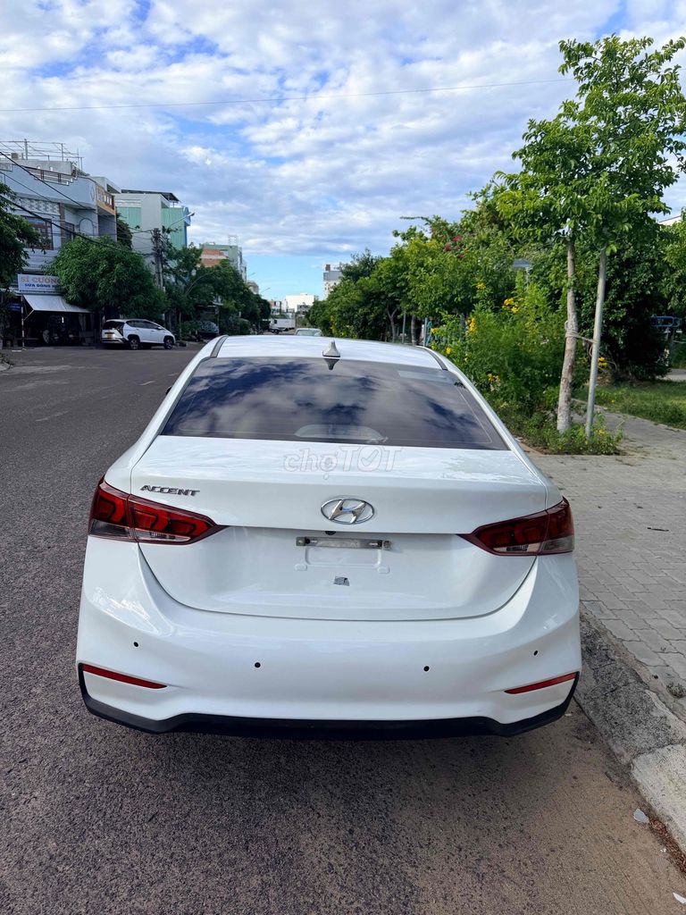 Hyundai Accent - ảnh 4