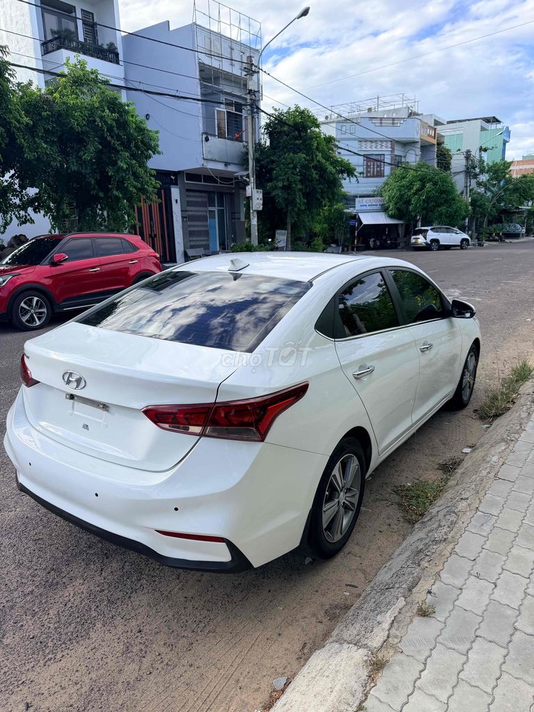 Hyundai Accent - ảnh 5