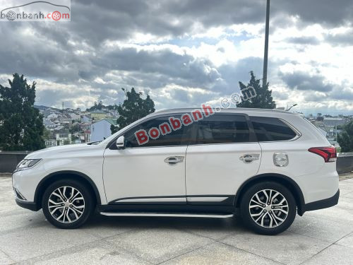 Mitsubishi Outlander 2.0 CVT Premium 2018 - ảnh 2