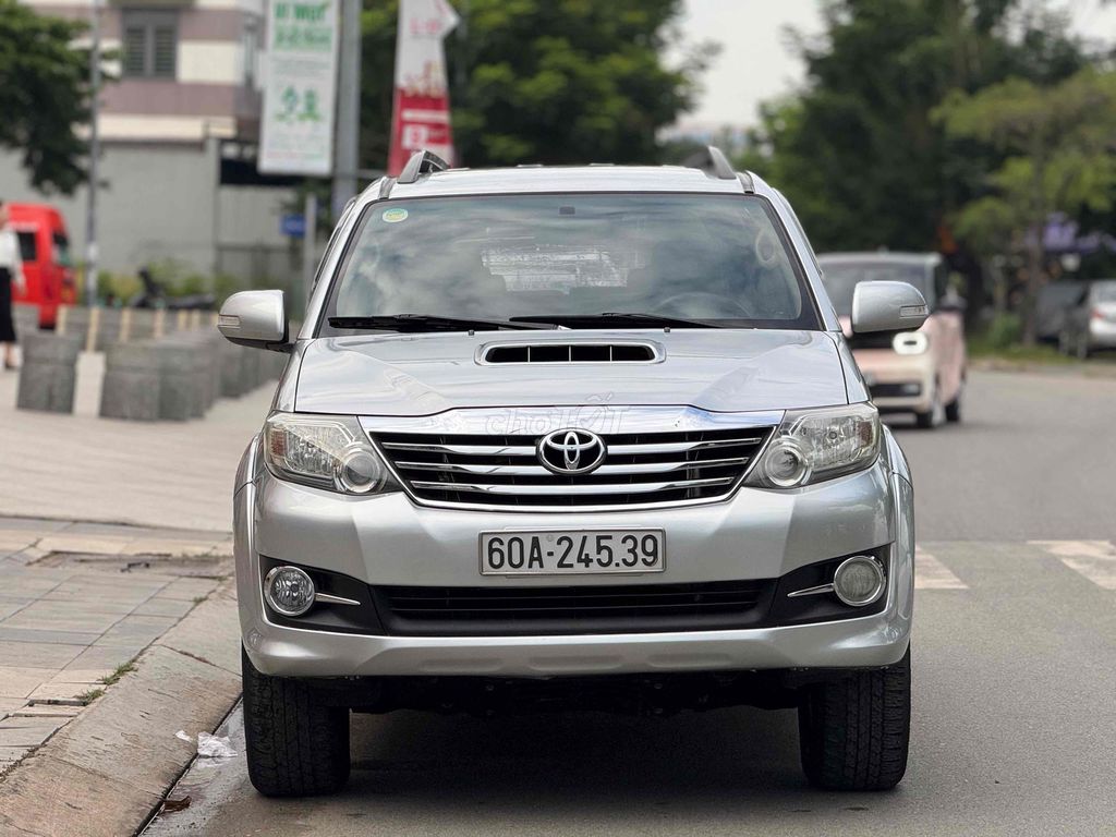 Toyota Fortuner 2015 - ảnh 1