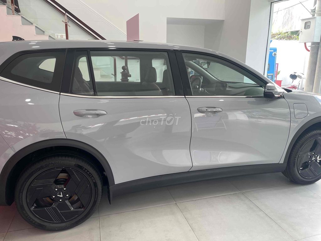VinFast Limo Green - ảnh 3