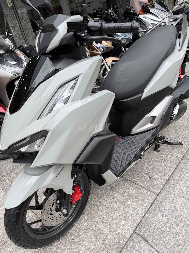 Vario 2025 - ảnh 1