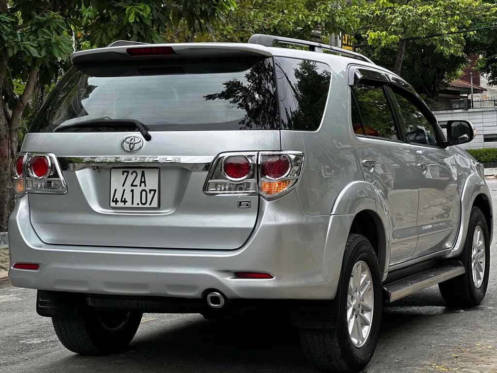 Toyota Fortuner 2012 - ảnh 3