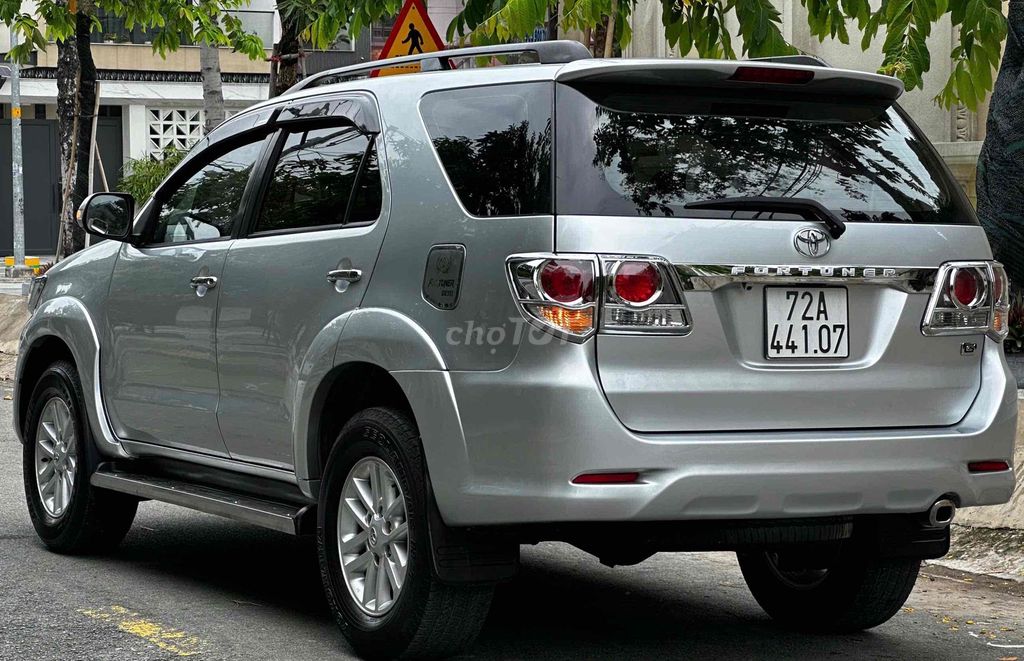Toyota Fortuner 2012 - ảnh 4