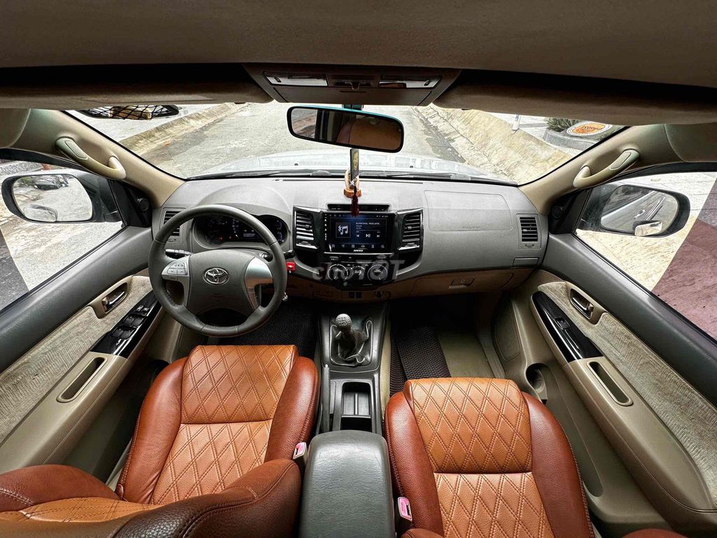 Toyota Fortuner 2012 - ảnh 5