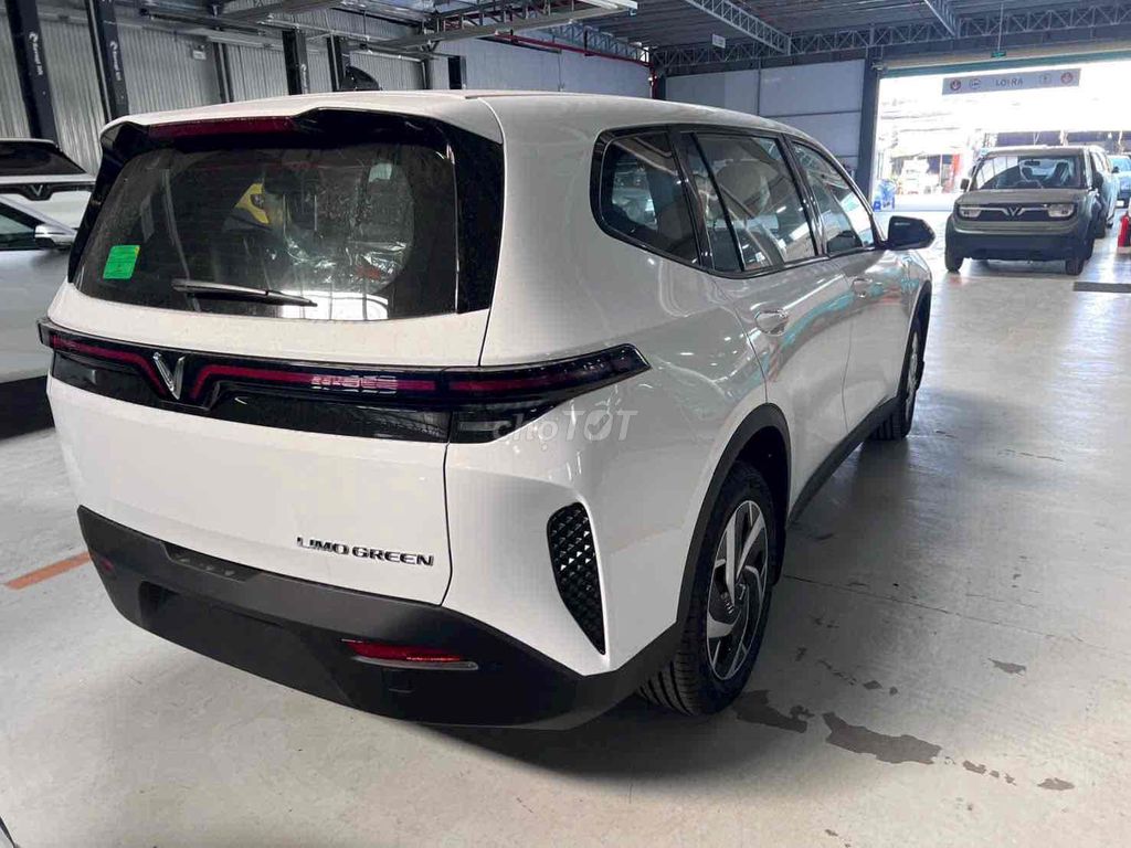 VinFast Limo Green - ảnh 2