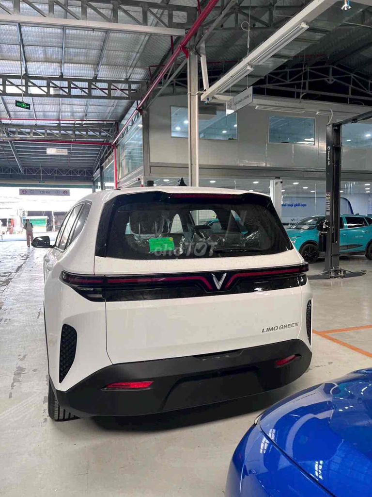 VinFast Limo Green - ảnh 3
