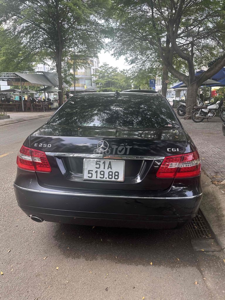 Mercedes-Benz 2011 - ảnh 2