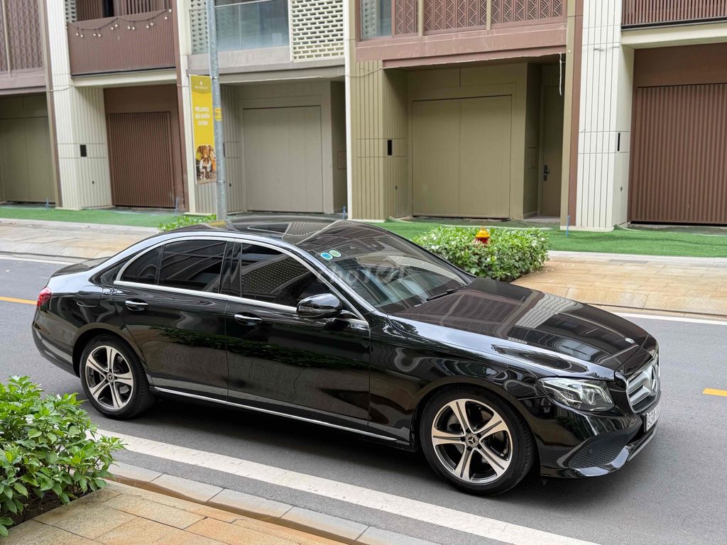 Mercedes-Benz 2018 - ảnh 4
