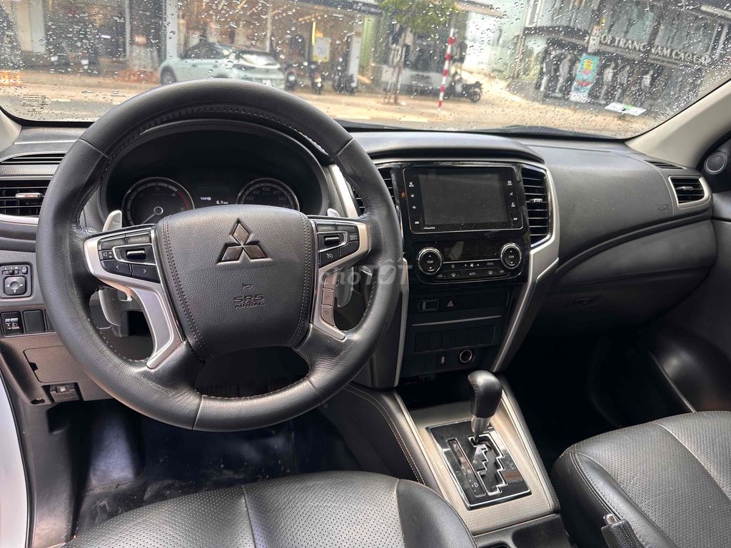 Mitsubishi Triton 2021 - ảnh 4
