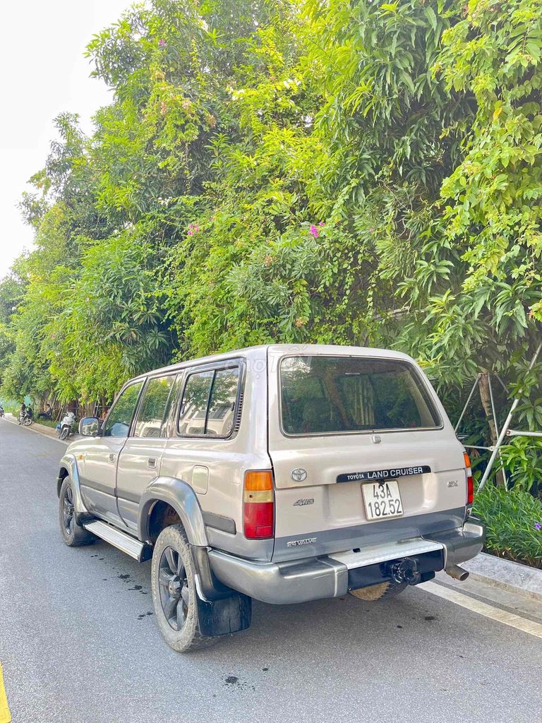 Toyota Land Cruiser - ảnh 2