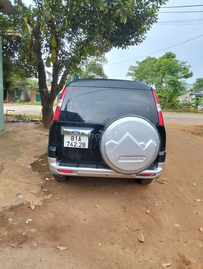 Ford Everest - ảnh 2