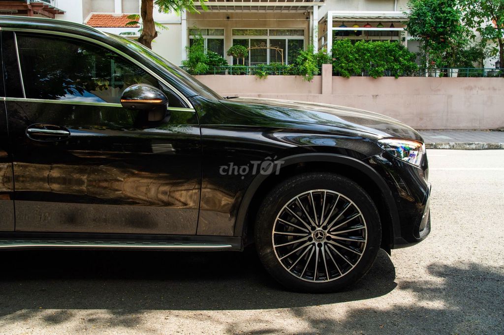 Mercedes-Benz - ảnh 4