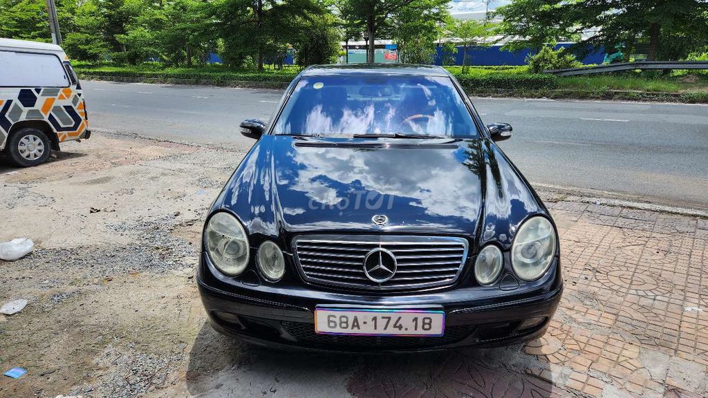 Mercedes-Benz 2004 - ảnh 1