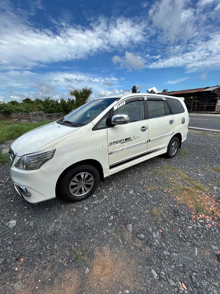 Toyota Innova - ảnh 1