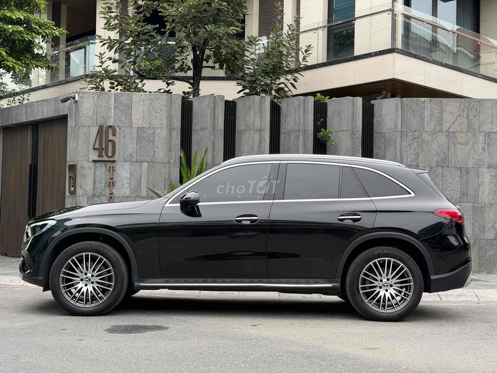 Mercedes-Benz GLC 2021 - ảnh 2