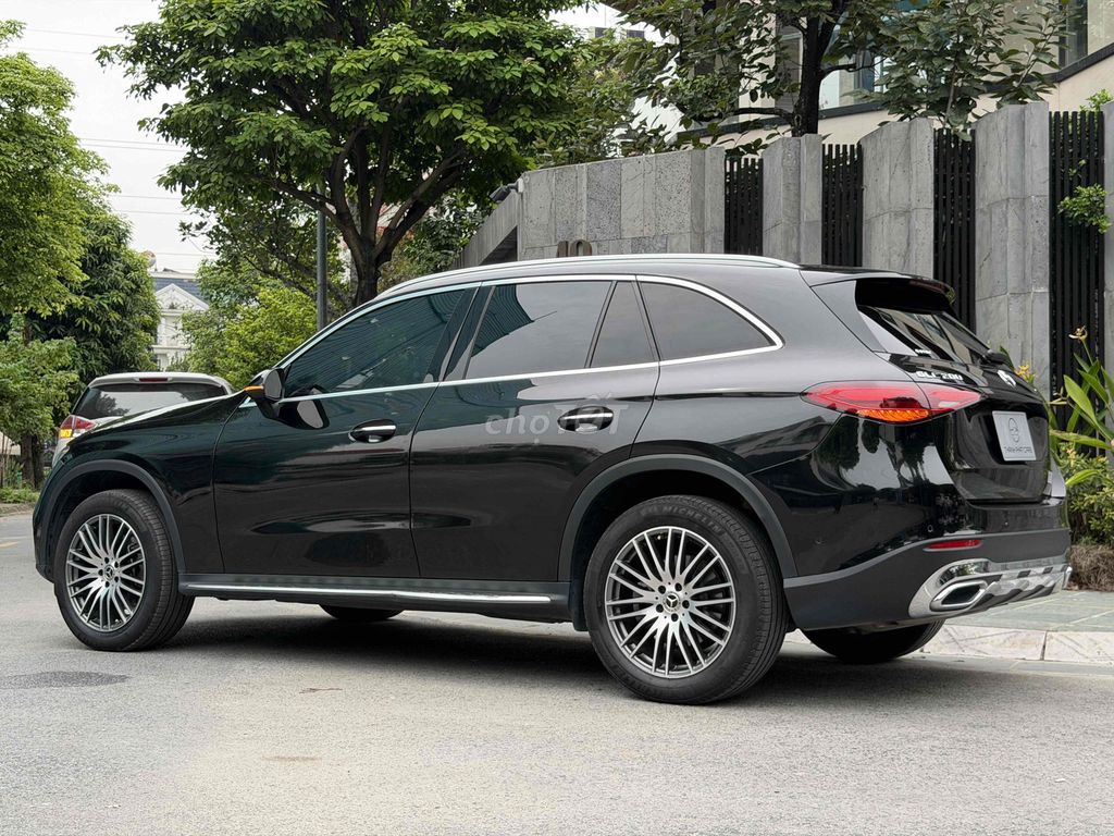 Mercedes-Benz GLC 2021 - ảnh 3
