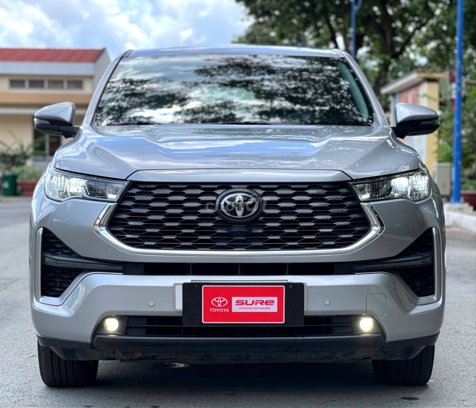 Toyota Innova Cross 2024 - ảnh 1