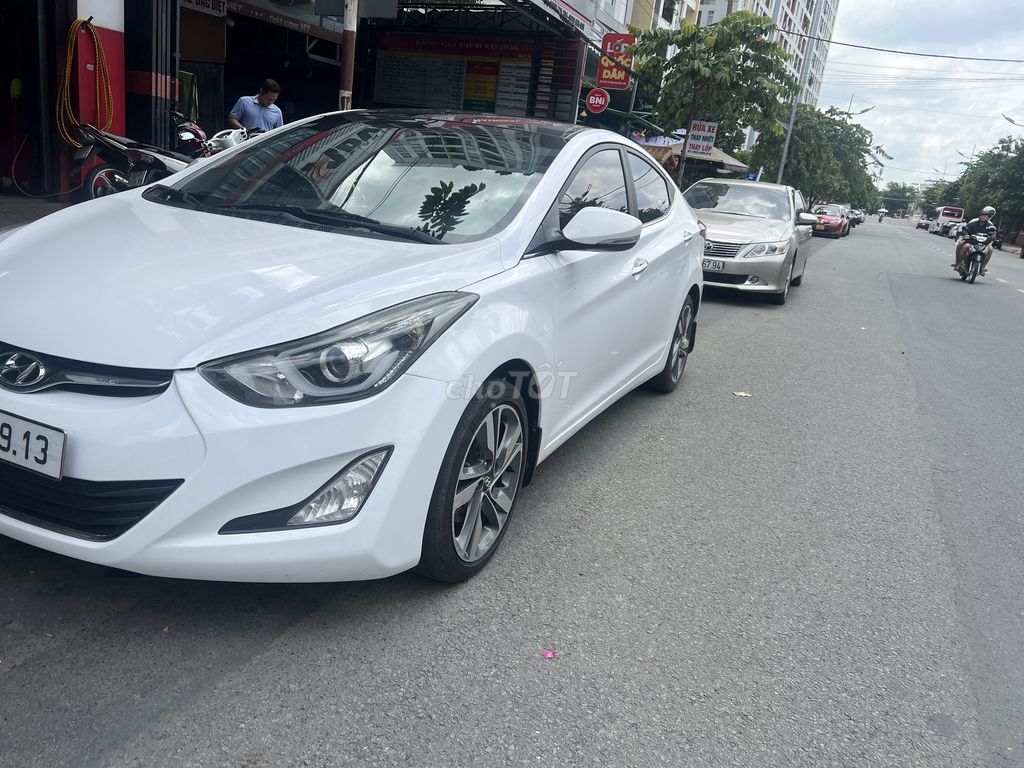 Hyundai Elantra - ảnh 3