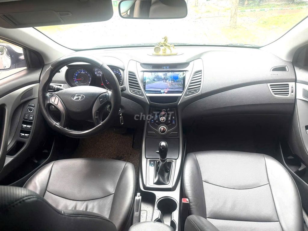Hyundai Elantra - ảnh 4