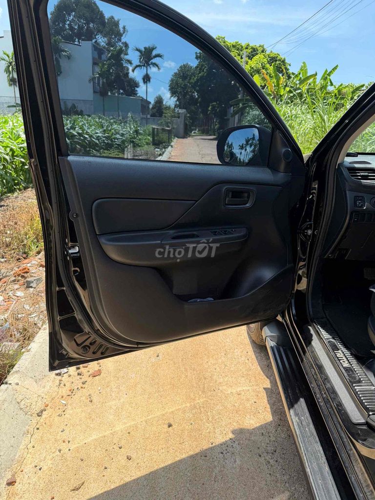 Mitsubishi Triton 2023 - ảnh 3