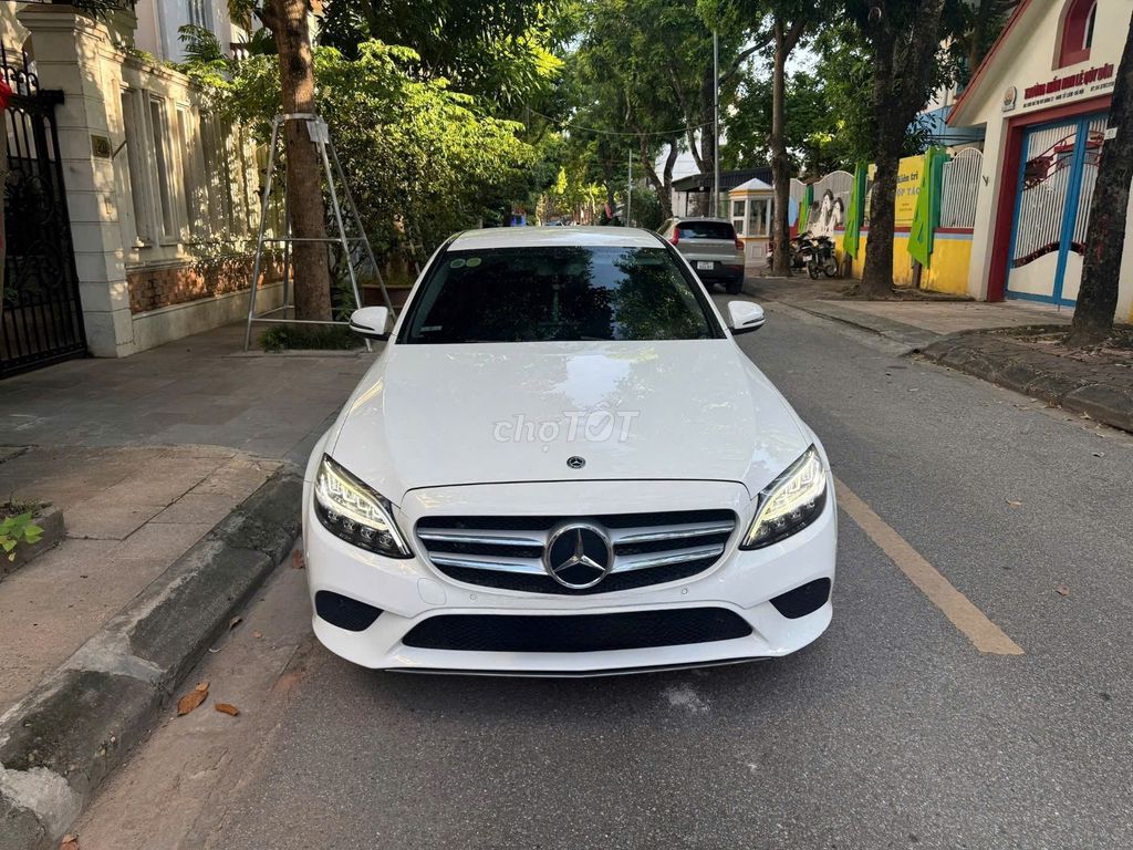 Mercedes-Benz 2019 - ảnh 1