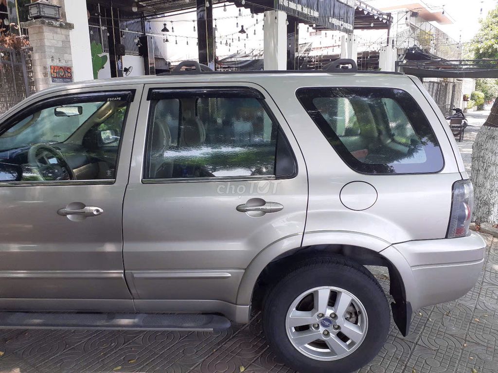 Ford Escape 2008 - ảnh 2