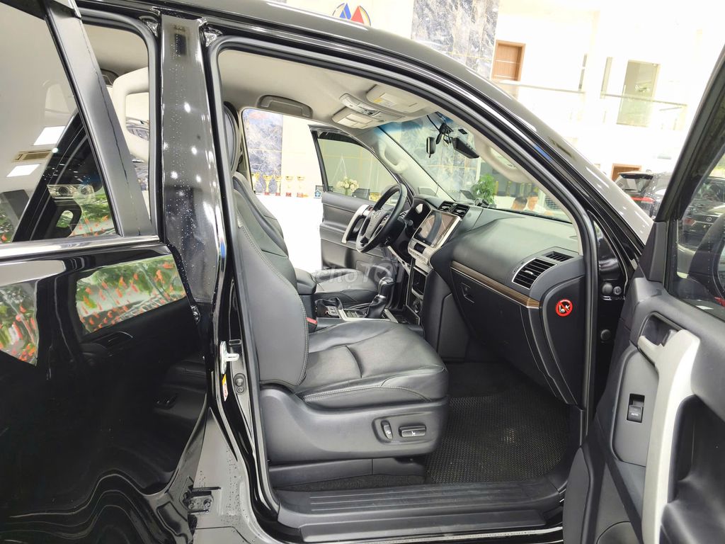 Toyota Land Cruiser Prado 2019 - ảnh 3