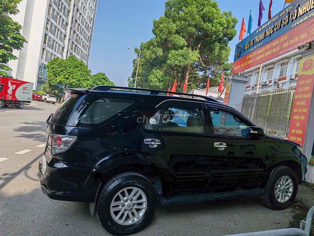 Toyota Fortuner 2013 - ảnh 2