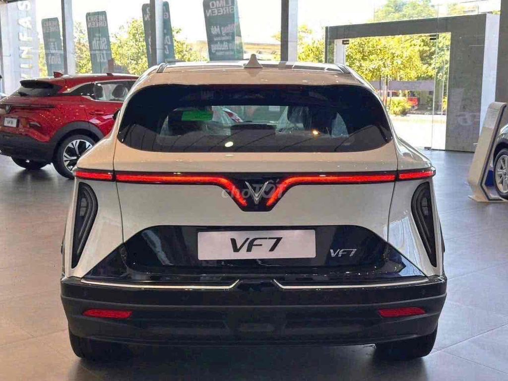 VinFast VF7 Eco 2026 - ảnh 4