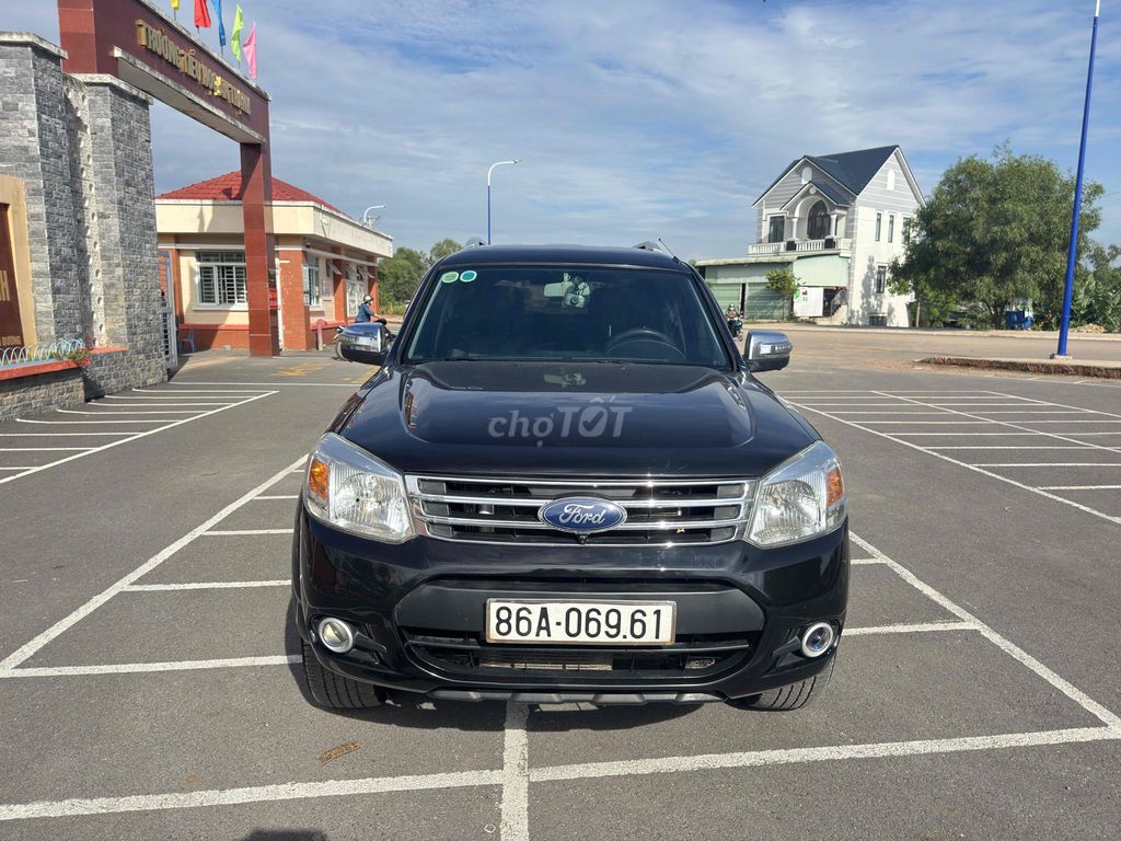 Ford Everest 2013 - ảnh 1