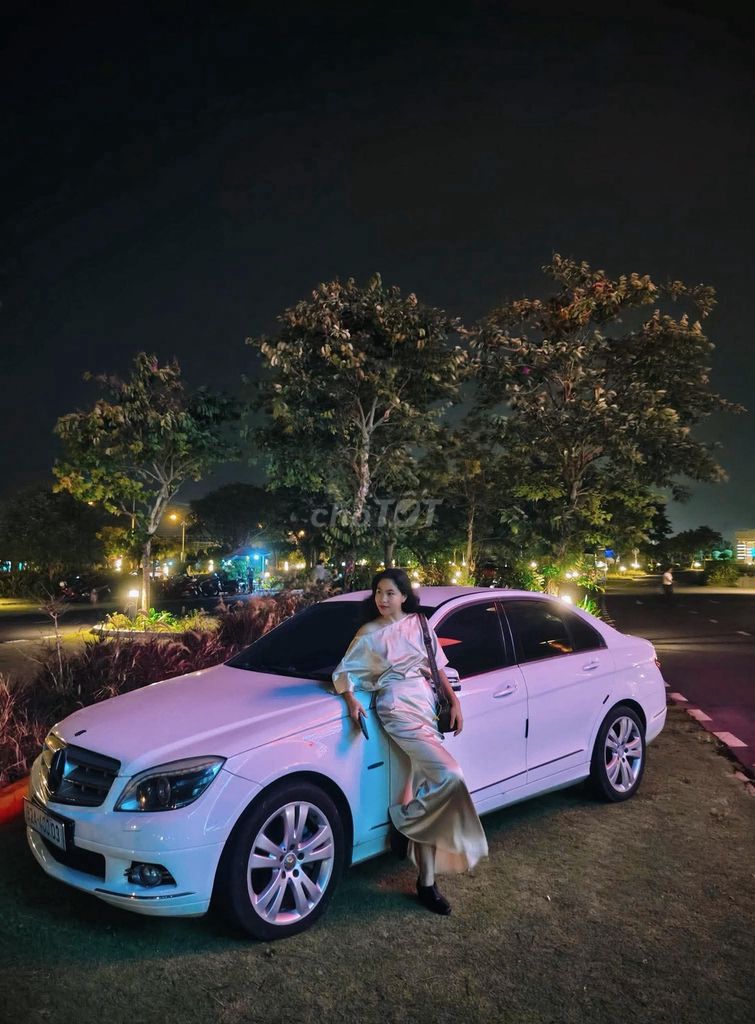 Mercedes-Benz 2010 - ảnh 1