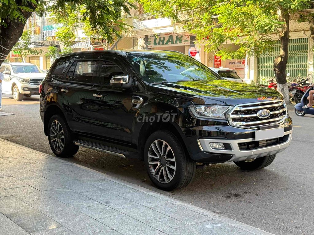 Ford Everest - ảnh 2
