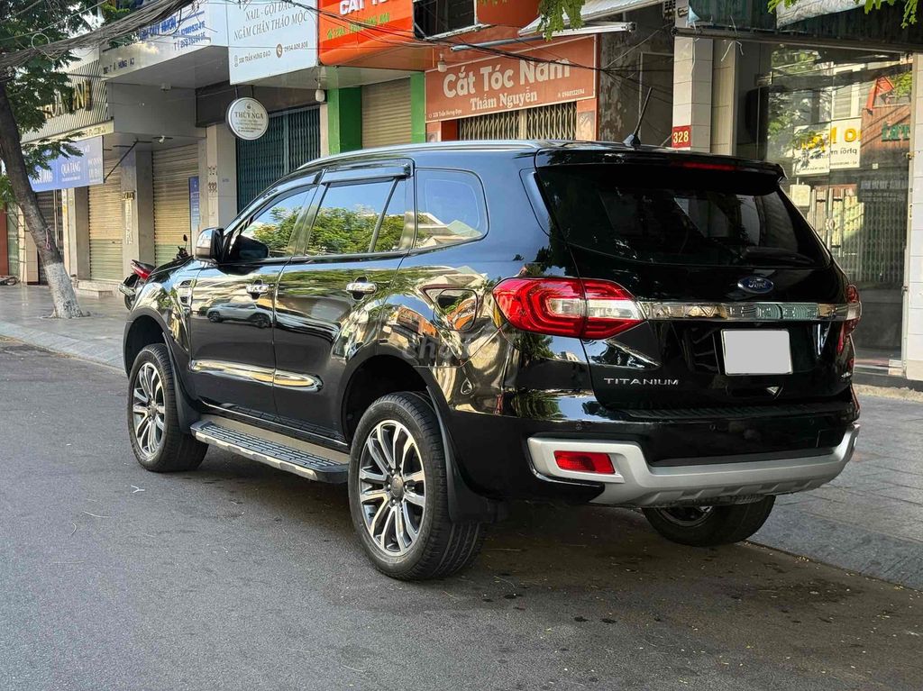 Ford Everest - ảnh 4