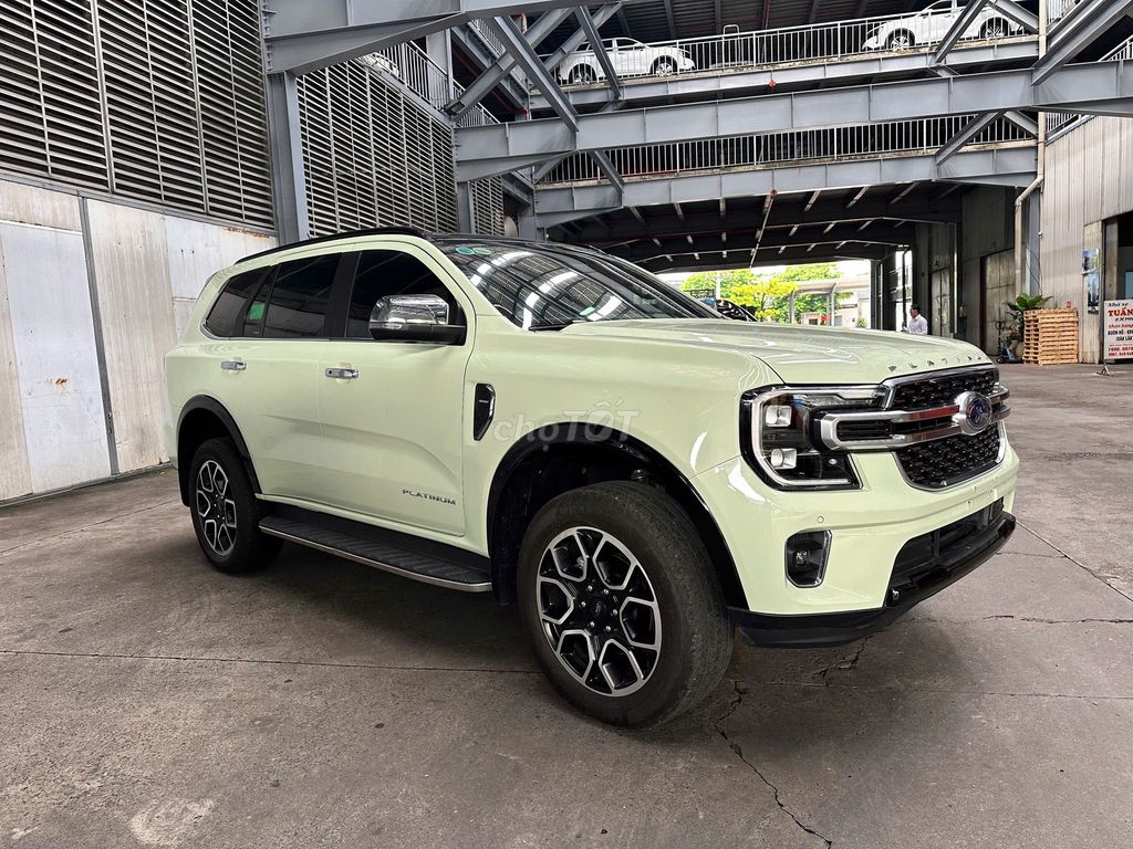 Ford Everest 2022 - ảnh 1