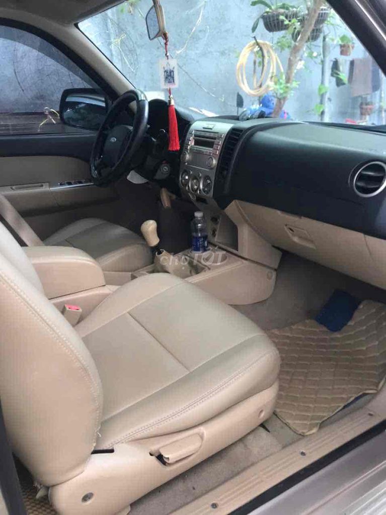 Ford Everest 2011 - ảnh 3