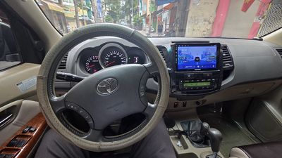 Toyota Fortuner - ảnh 1