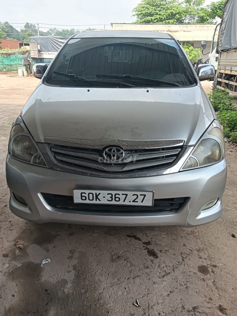 Toyota Innova 2011 - ảnh 1