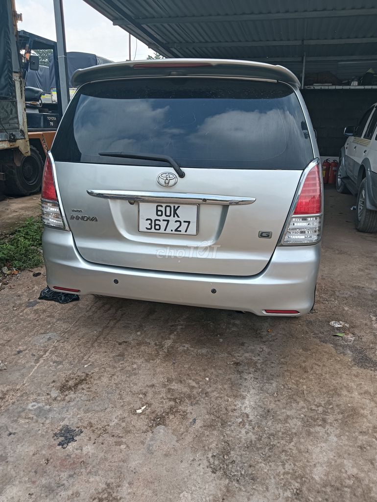 Toyota Innova 2011 - ảnh 2