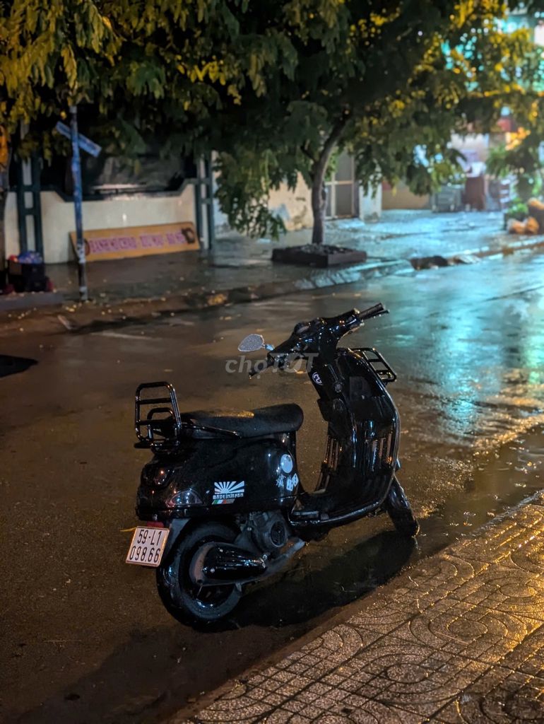 Piaggio Vespa 2010 - ảnh 2