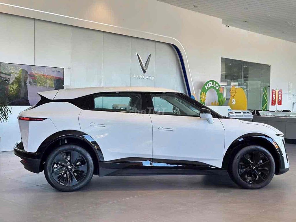 VinFast VF7 Eco - ảnh 2
