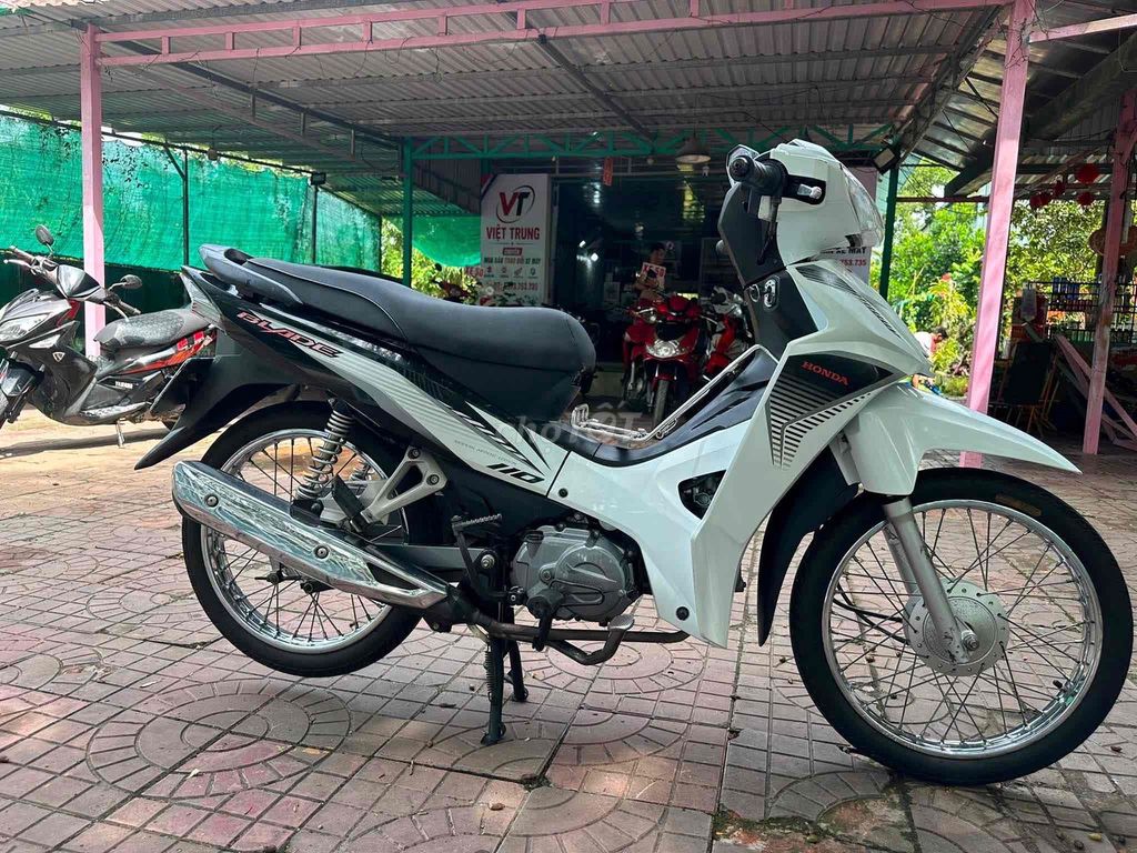 Honda Blade 2017 - ảnh 4