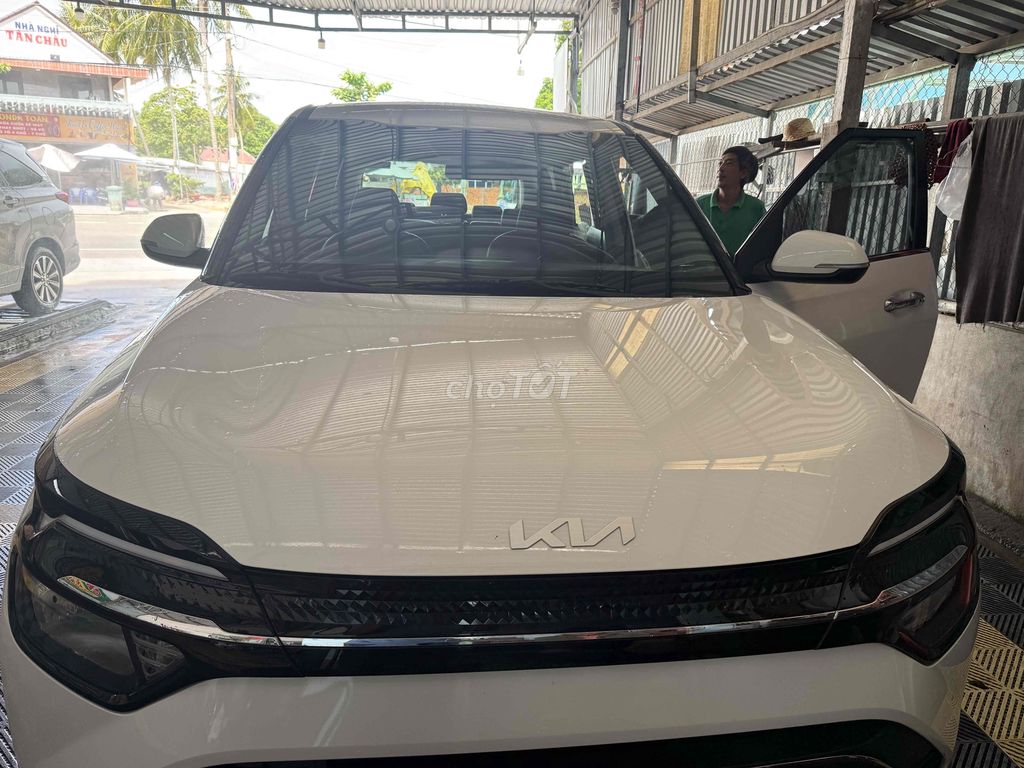 Kia Carens - ảnh 1