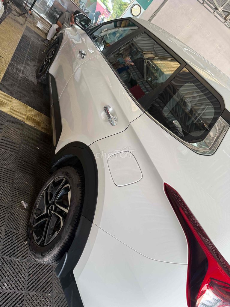 Kia Carens - ảnh 4