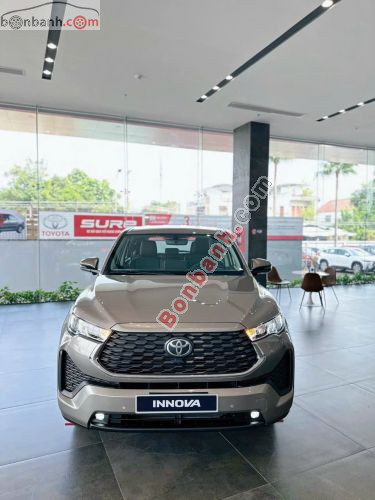 Toyota Innova Cross 2.0V CVT 2026 - ảnh 1