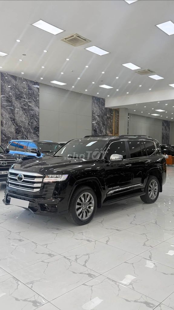 Toyota Land Cruiser LC300 2026 - ảnh 2