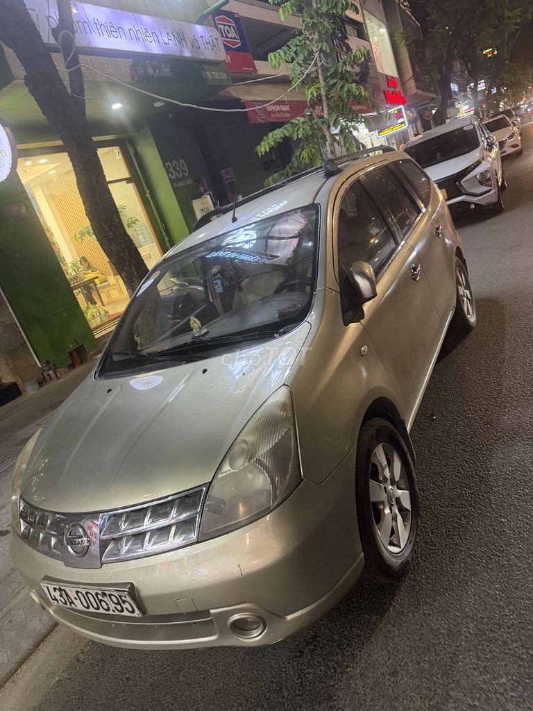 Nissan Grand livina - ảnh 3