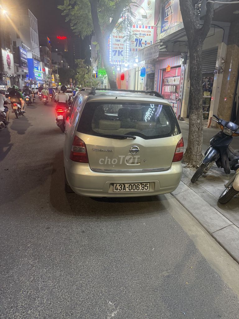Nissan Grand livina - ảnh 4
