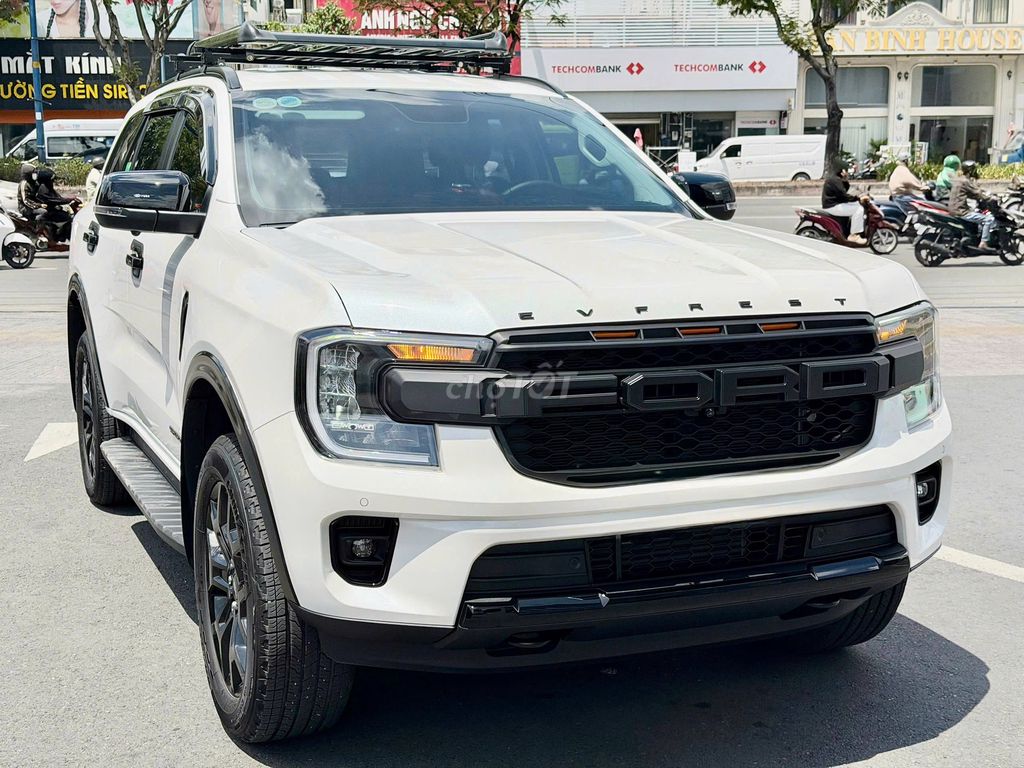 Ford Everest 2024 - ảnh 2