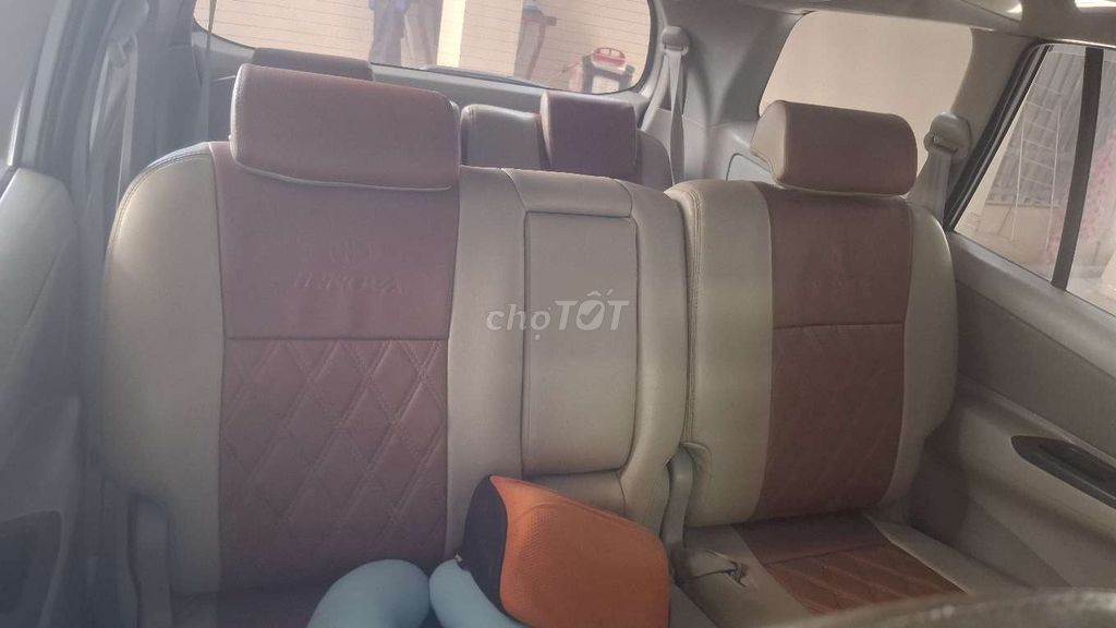 Toyota Innova - ảnh 4